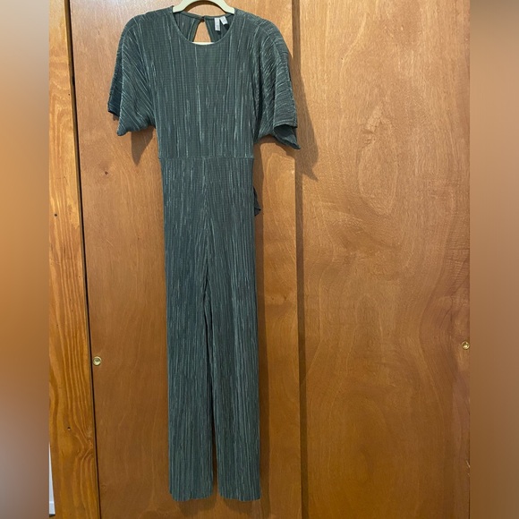 ASOS Design Plisse High Neck Jumpsuit - Picture 5 of 7